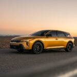 Cadillac Lyriq-V del 2025, cuando el lujo eléctrico aprende a acelerar